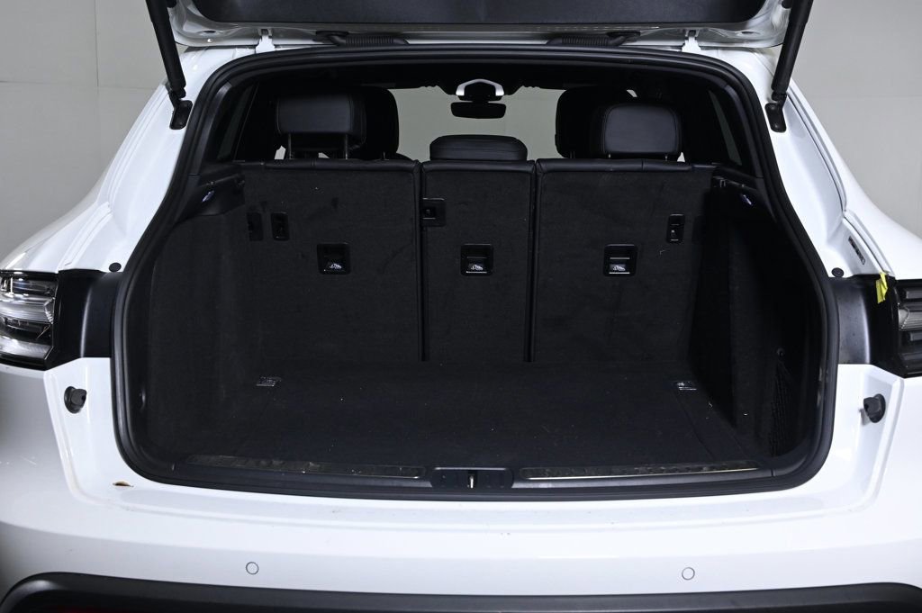 Certified 2023 Porsche Macan S image 28