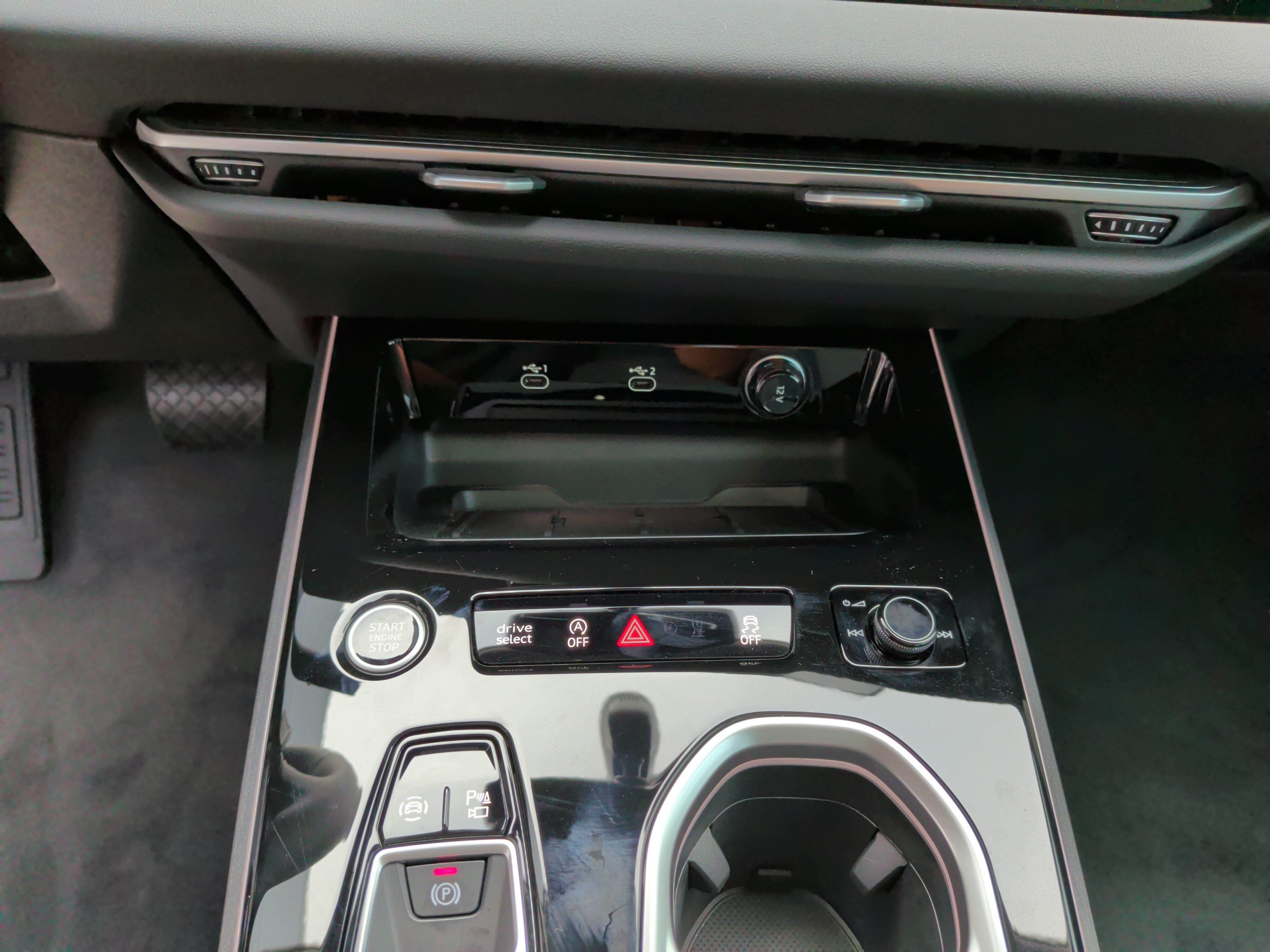 New 2026 Audi A6 Premium Plus AWD/4WD image 32