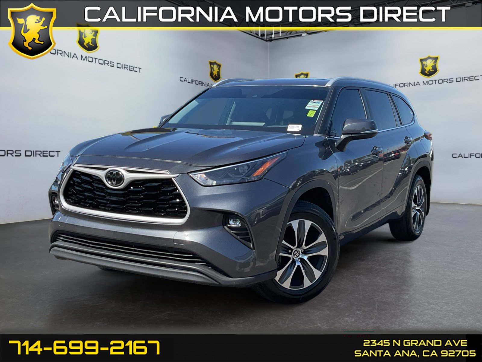 Used 2024 Toyota Highlander XLE FWD image 1