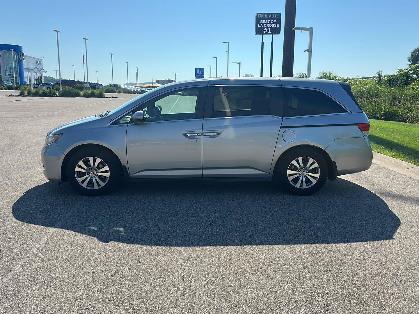 Used 2016 Honda Odyssey SE image 6