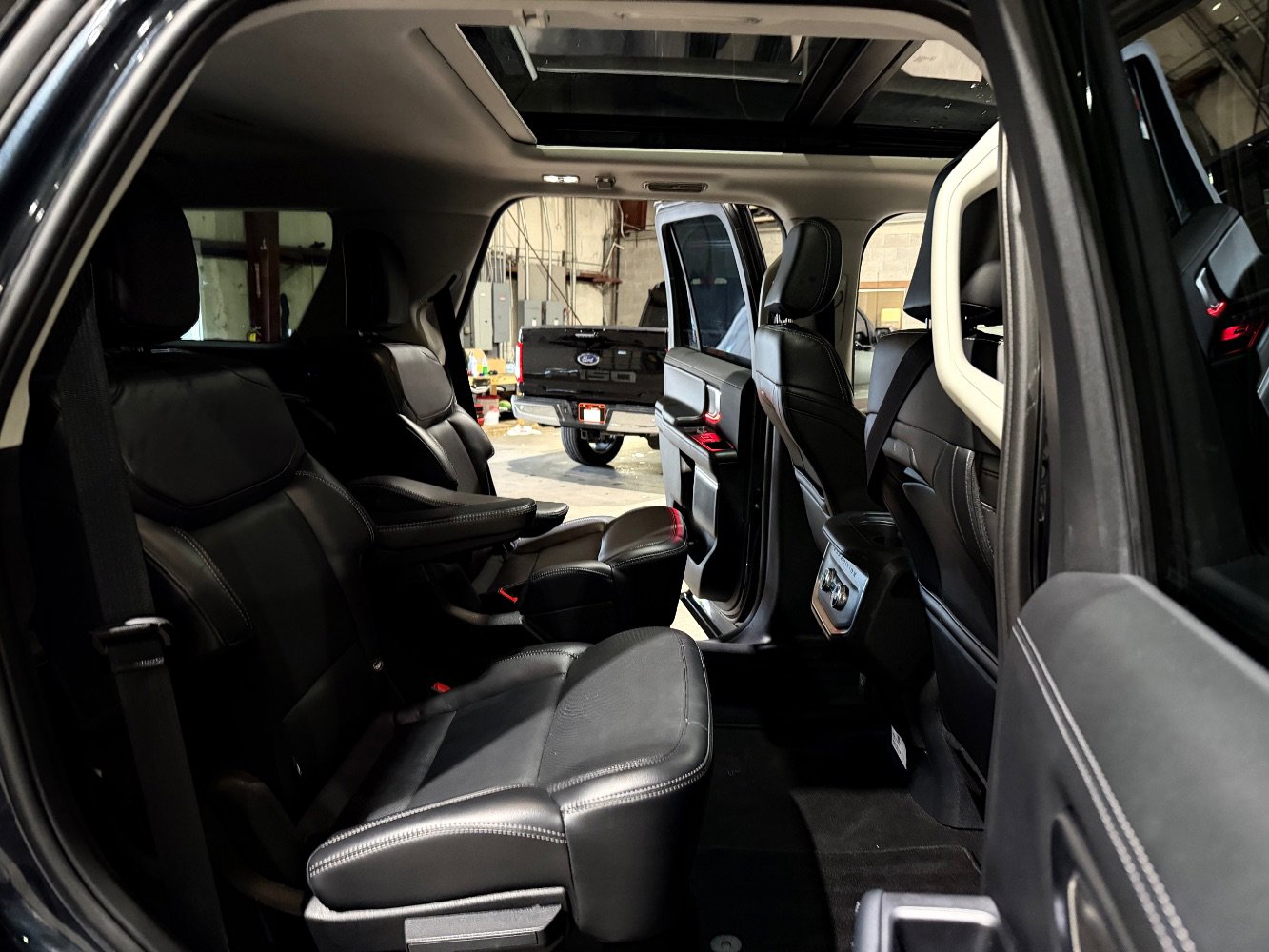 Used 2025 Ford Expedition Platinum AWD/4WD image 20