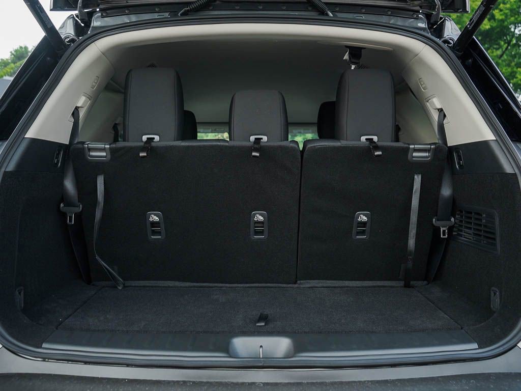 New 2025 Nissan Pathfinder SV image 8