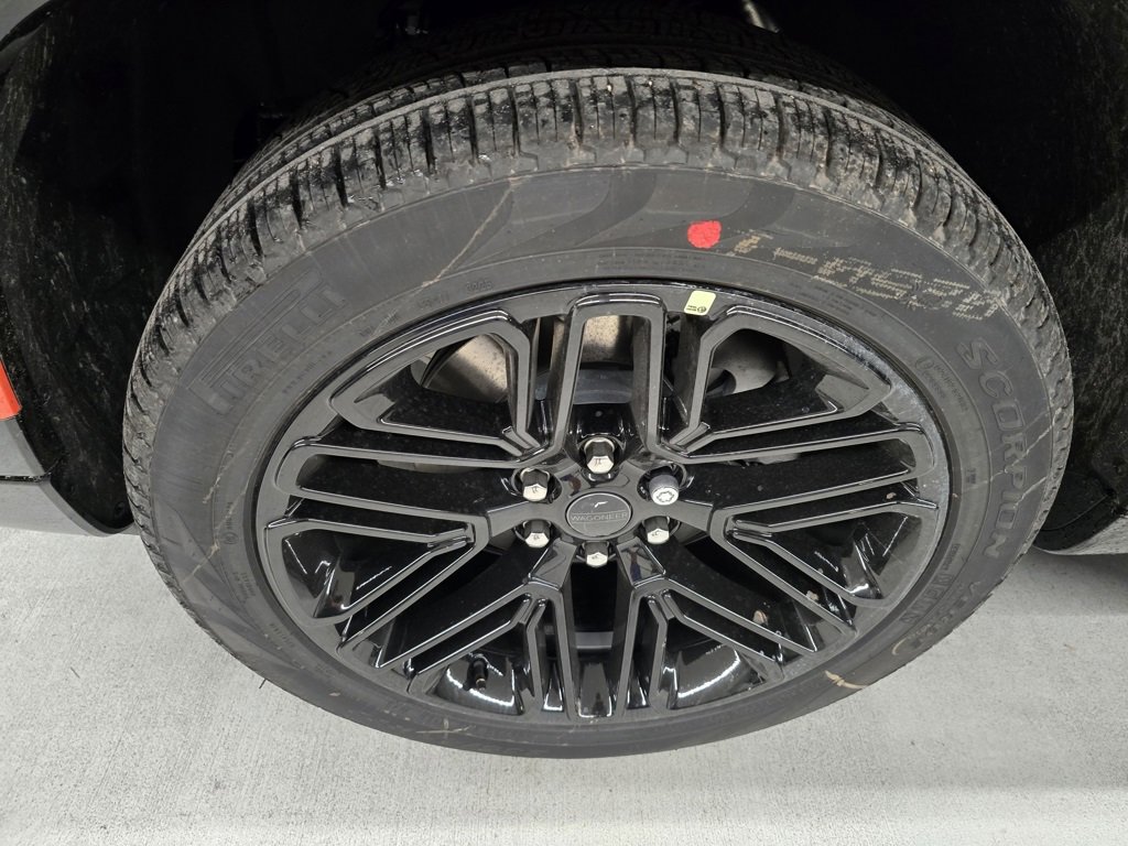 New 2025 Jeep Wagoneer L Series II w/ Premium Group I image 9