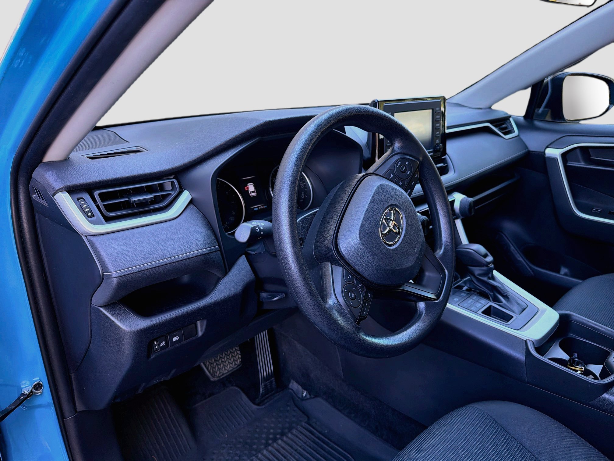 Used 2021 Toyota RAV4 LE AWD/4WD image 7