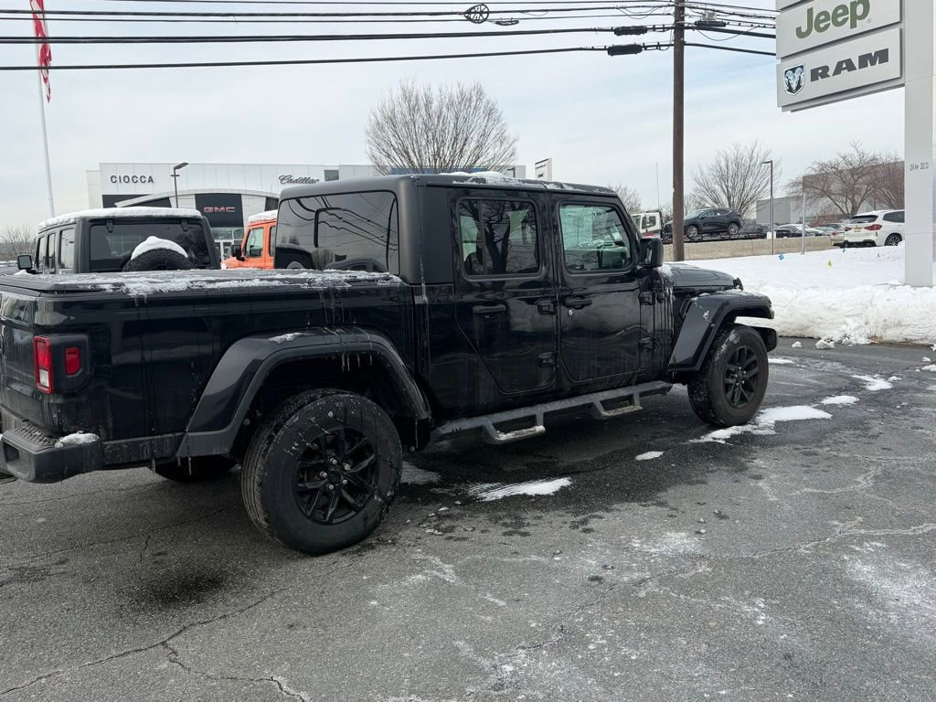 Used 2022 Jeep Gladiator Sport image 4