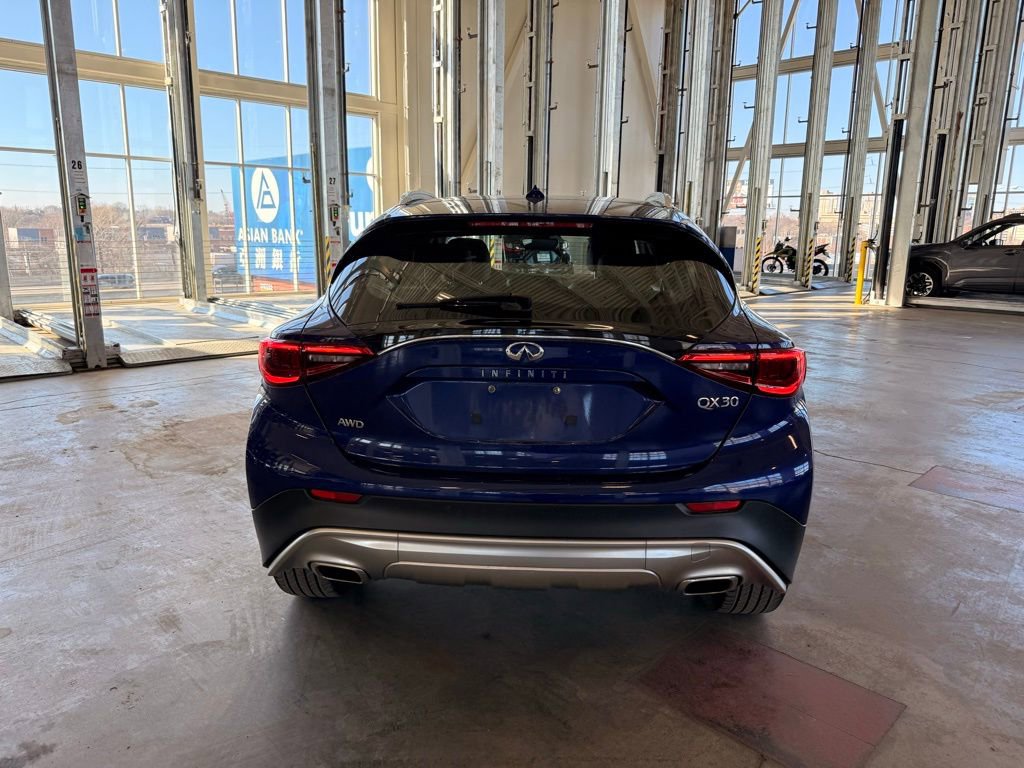 Used 2018 INFINITI QX30 Premium w/ Cargo Package image 4