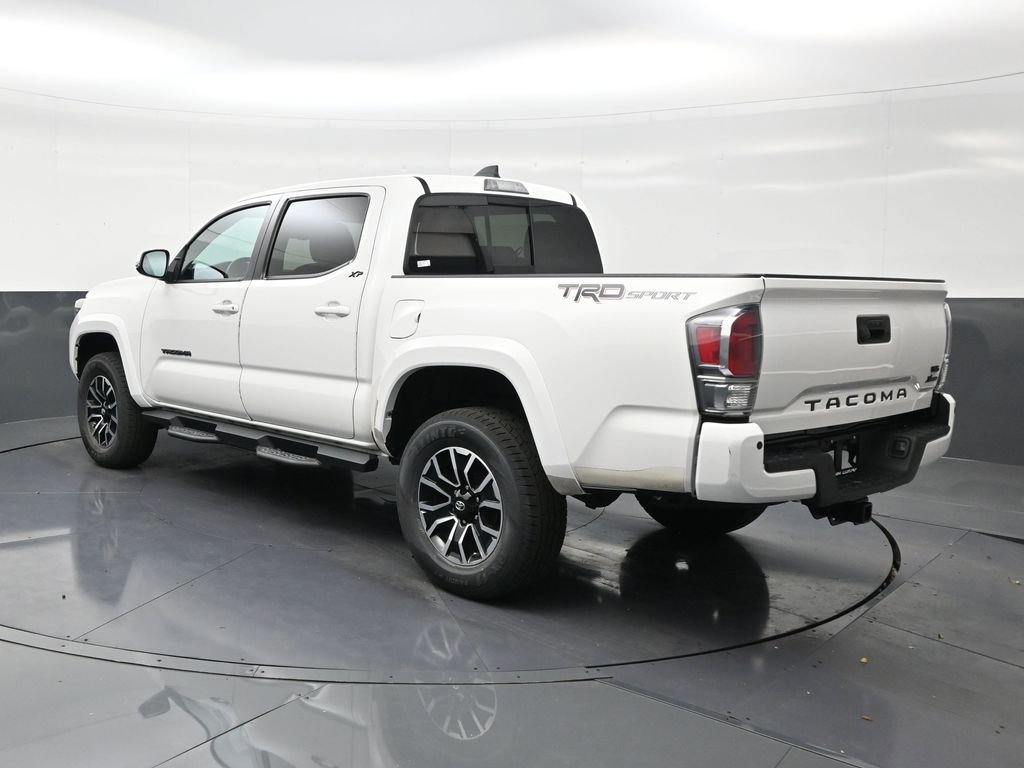 Used 2020 Toyota Tacoma TRD Sport w/ Technology Package RWD image 3