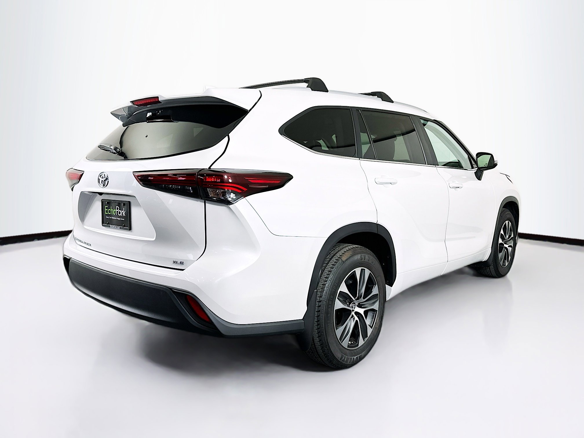 Used 2024 Toyota Highlander XLE image 9