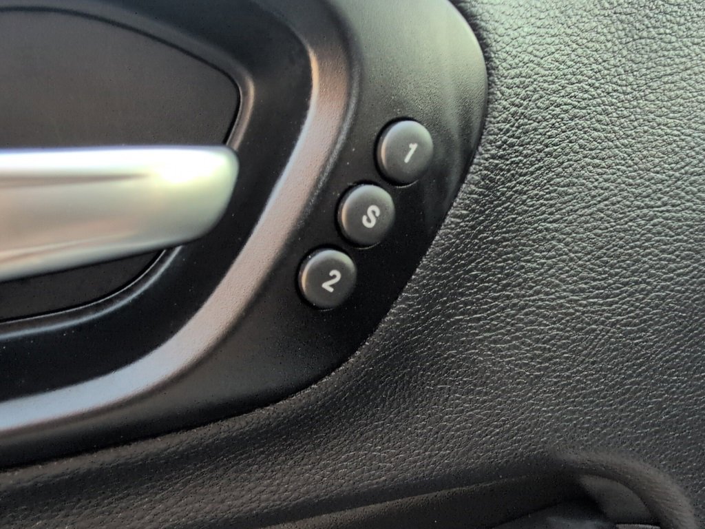 Used 2022 Jeep Cherokee Limited image 24