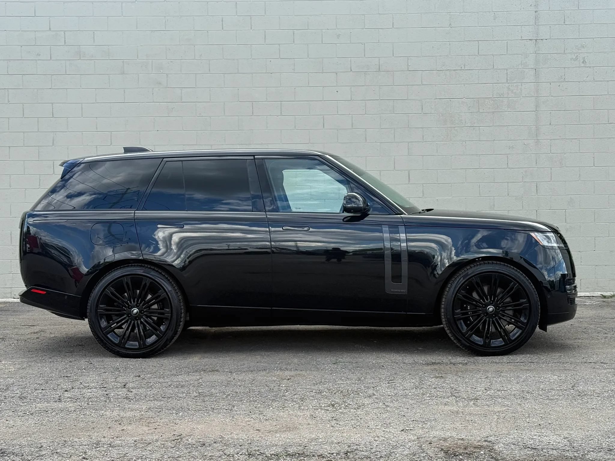 Used 2024 Land Rover Range Rover Autobiography AWD/4WD image 11