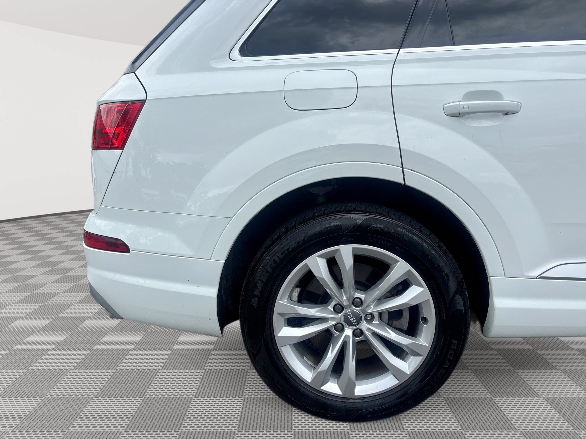 Used 2019 Audi Q7 3.0T Premium Plus AWD/4WD image 30