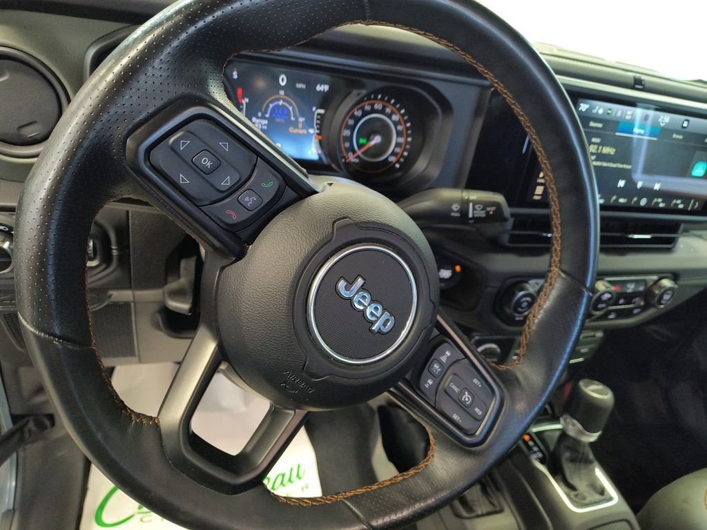 Used 2024 Jeep Gladiator Mojave w/ Convenience Group AWD/4WD image 13