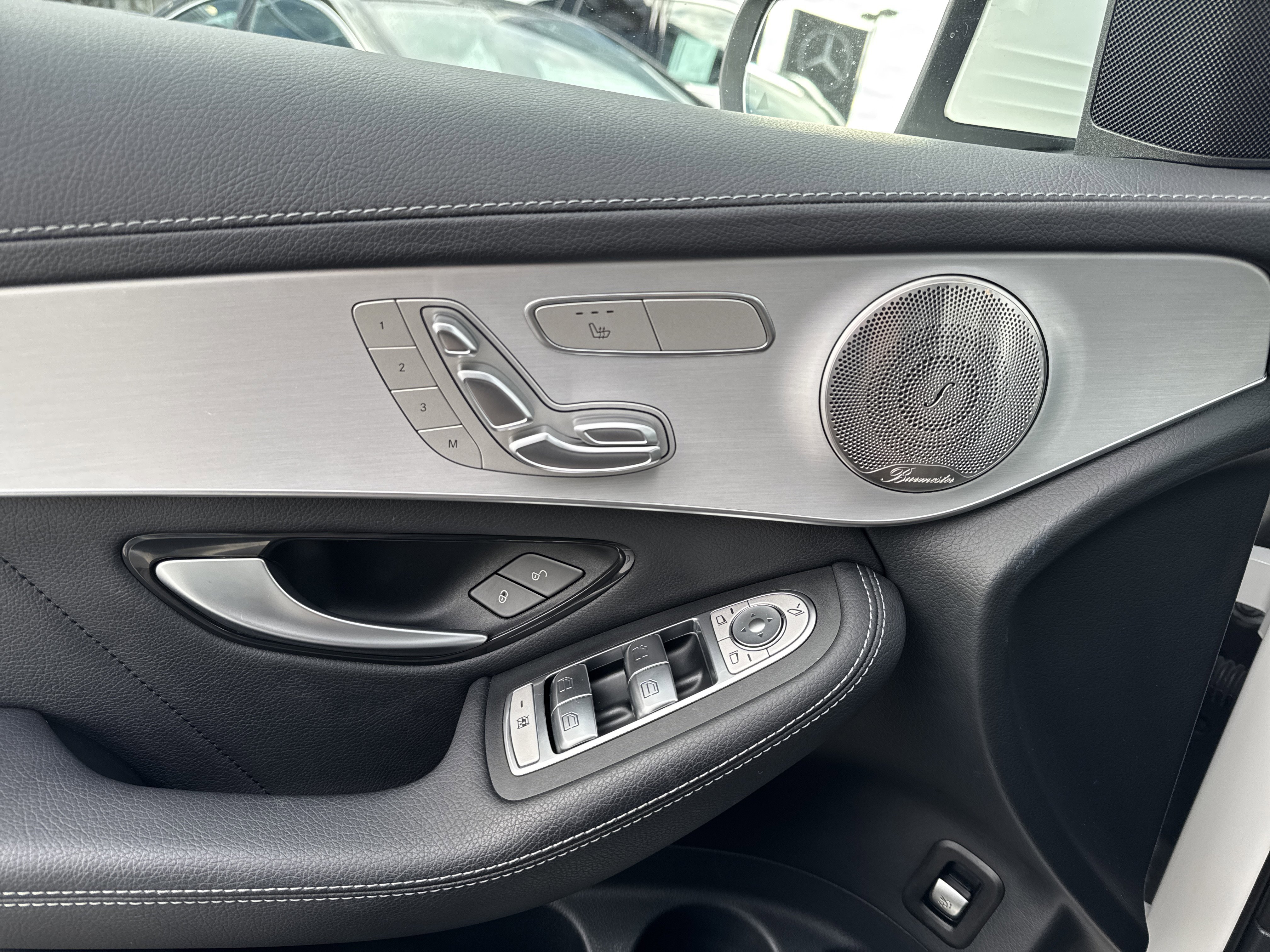 Used 2023 Mercedes-Benz GLC 300 4MATIC Coupe image 13