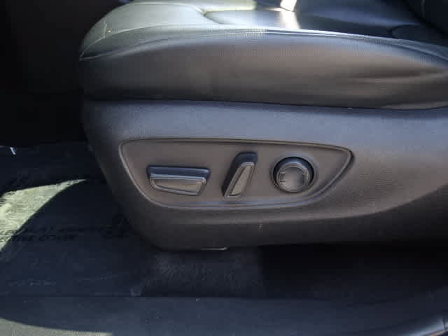 Used 2022 Toyota Highlander XLE FWD image 17