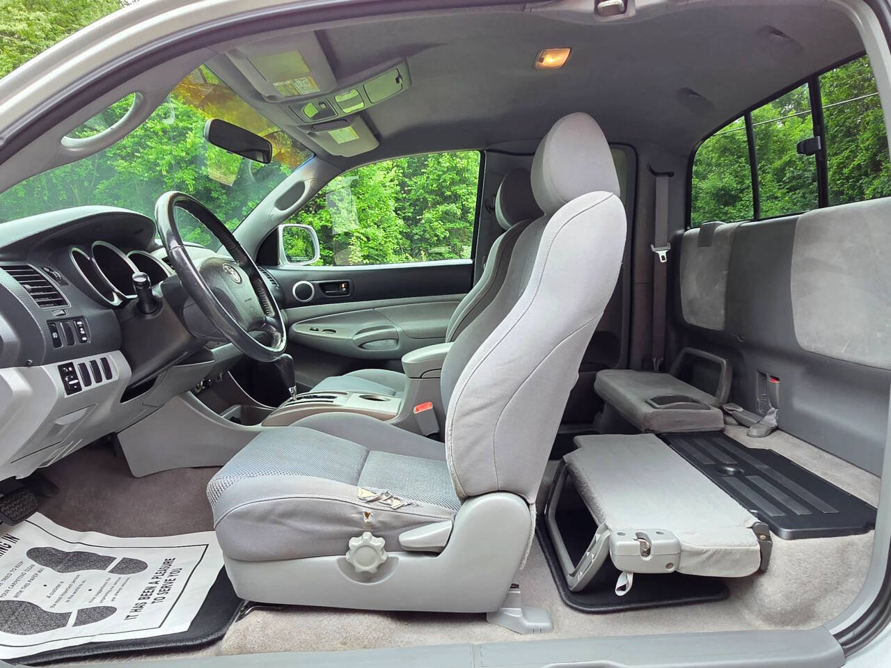 Used 2005 Toyota Tacoma PreRunner RWD image 27