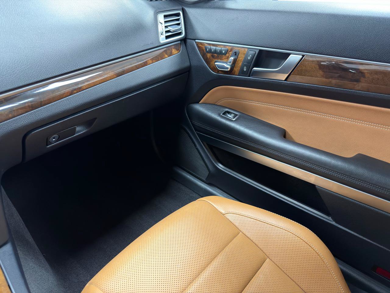 Used 2017 Mercedes-Benz E 400 Cabriolet image 32