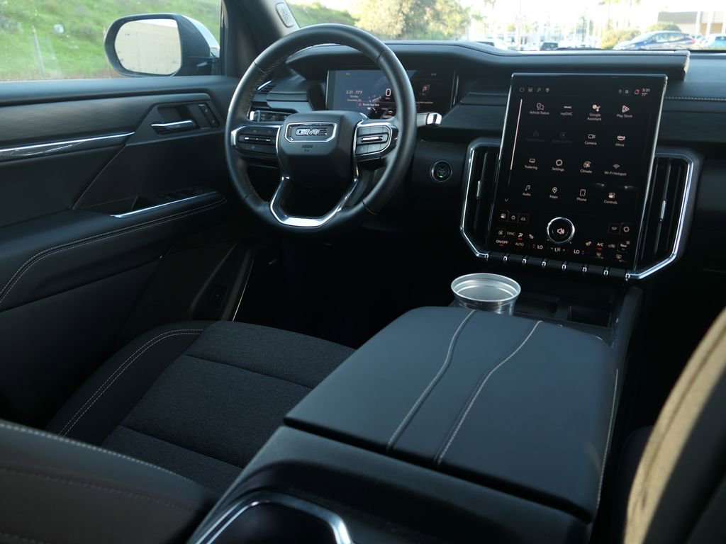 Used 2025 GMC Acadia Elevation image 25