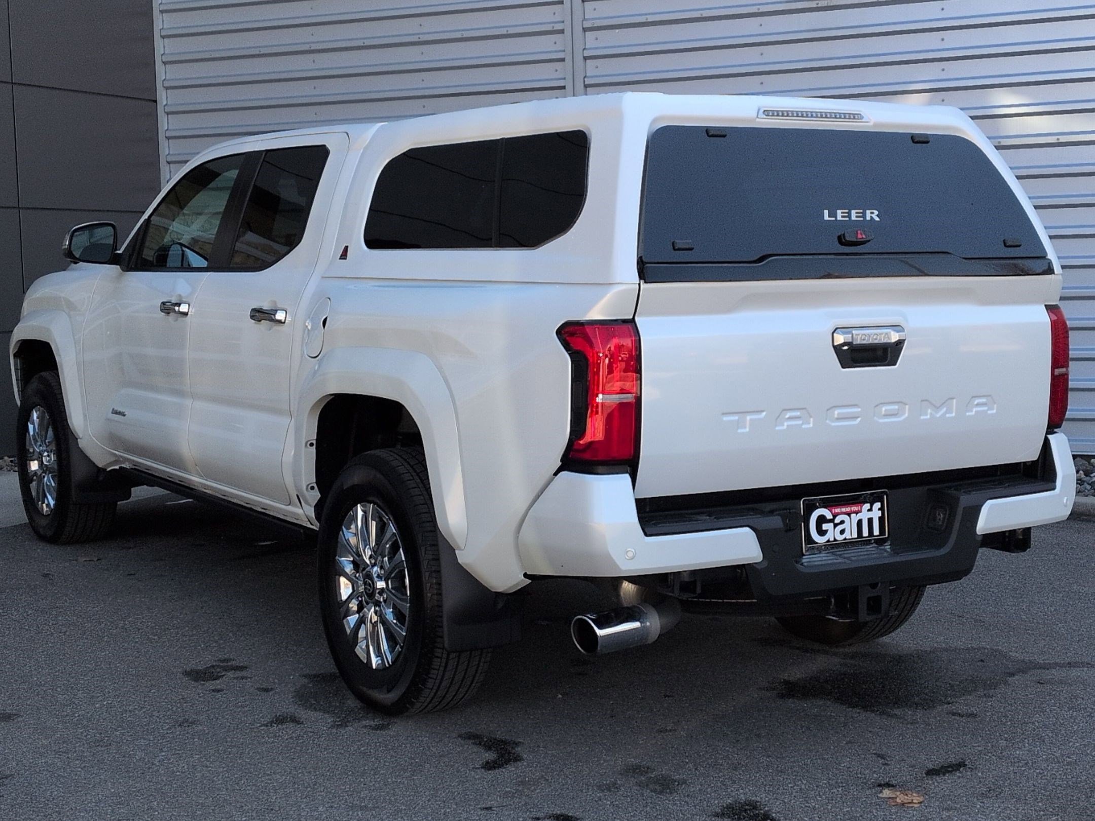 Used 2024 Toyota Tacoma Limited AWD/4WD image 8