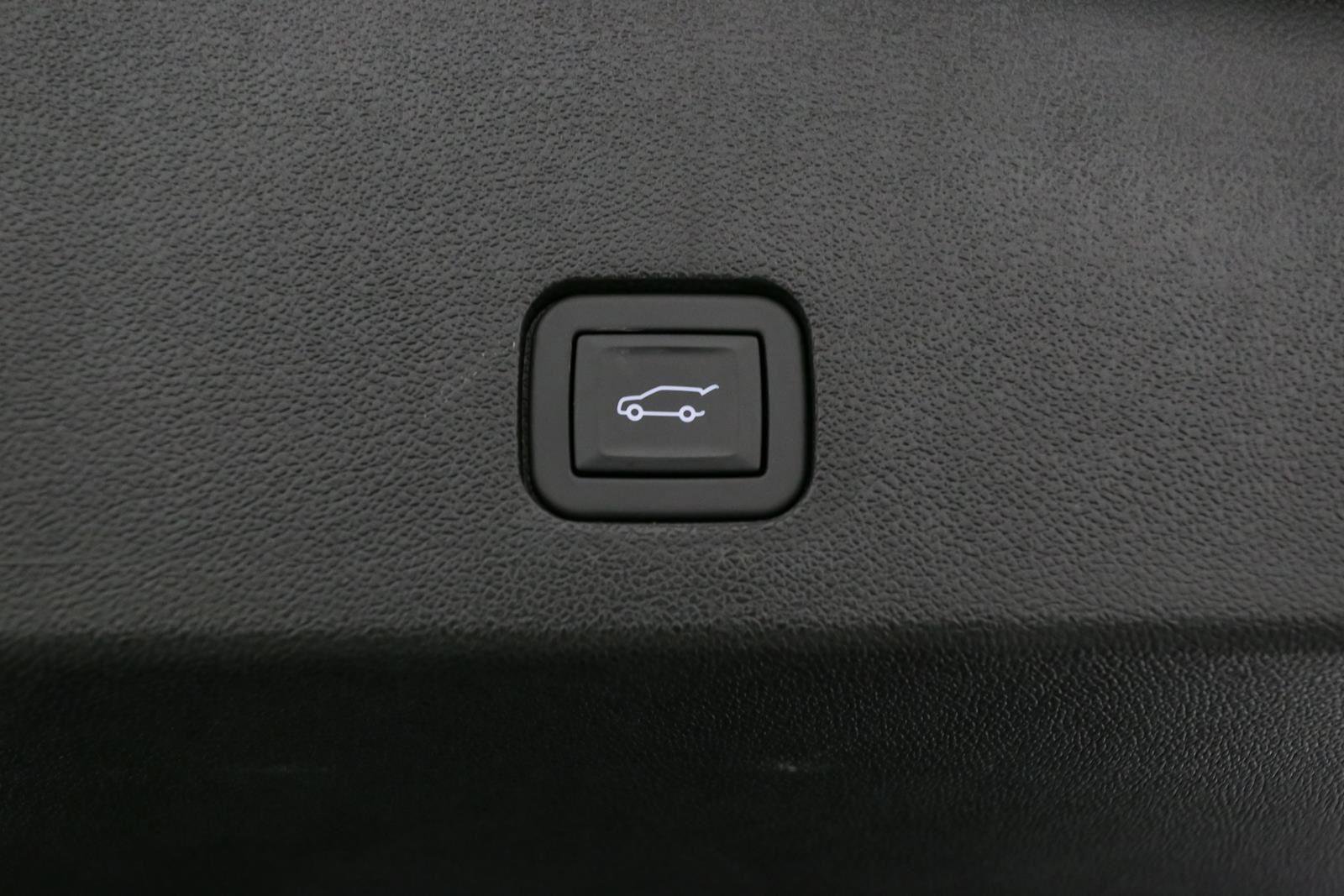 Used 2024 Cadillac XT6 Premium Luxury w/ Platinum Package image 16