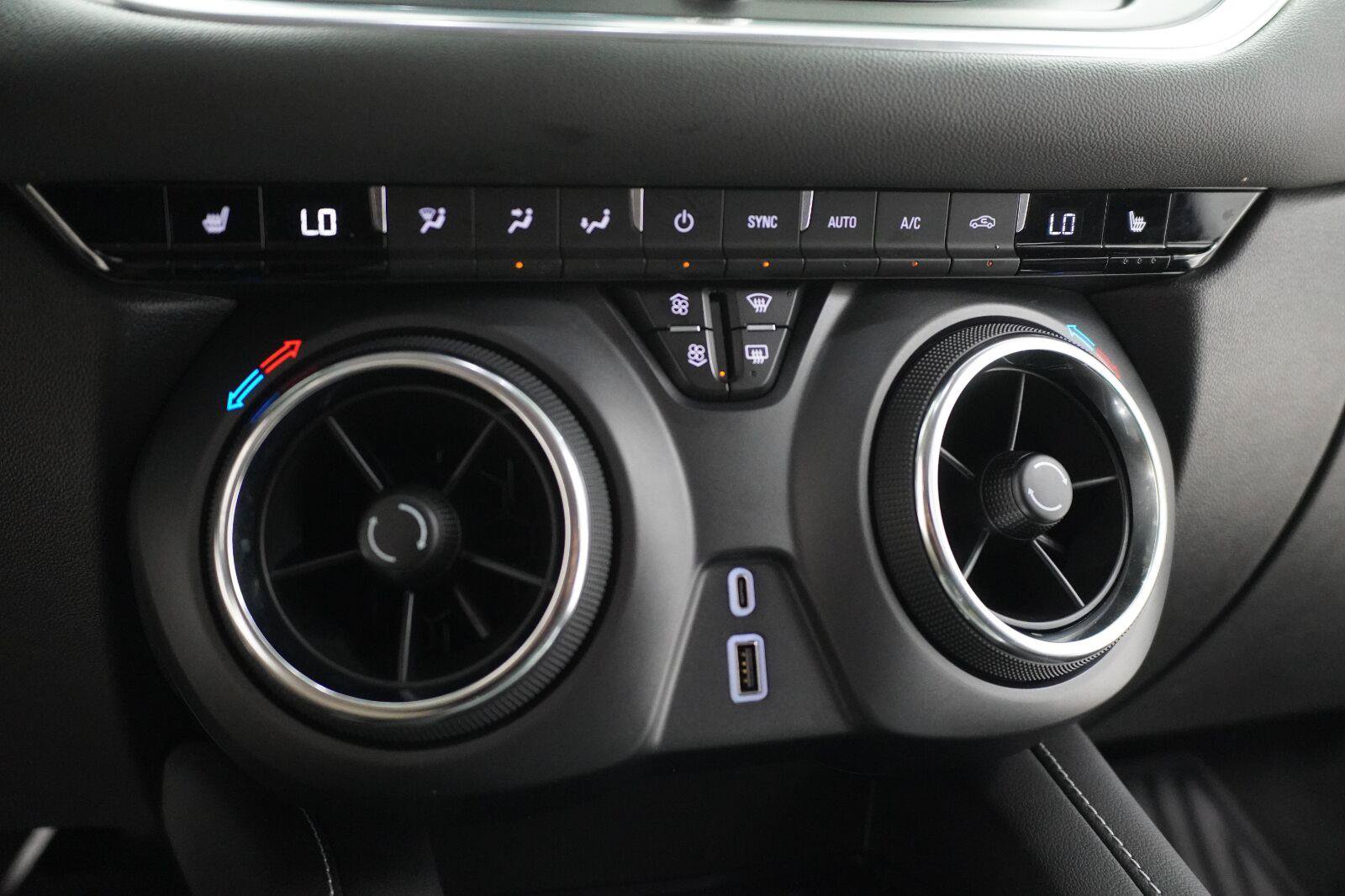 Used 2026 Chevrolet Blazer LT w/ Convenience Package FWD image 17