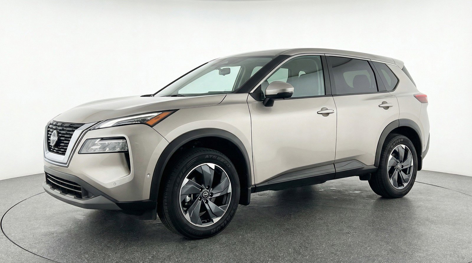 Used 2025 Nissan Rogue SV image 3