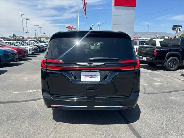 Used 2026 Chrysler Pacifica Select FWD image 10