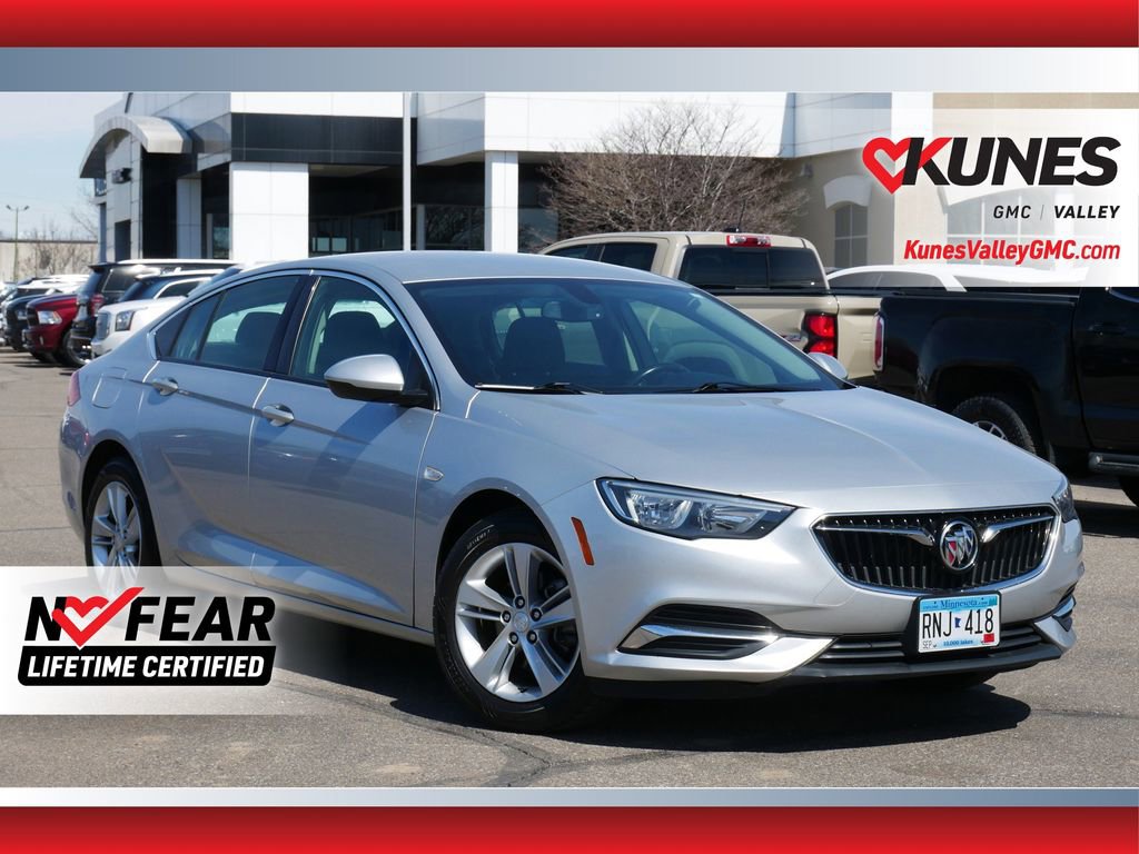 Used 2018 Buick Regal Preferred image 1