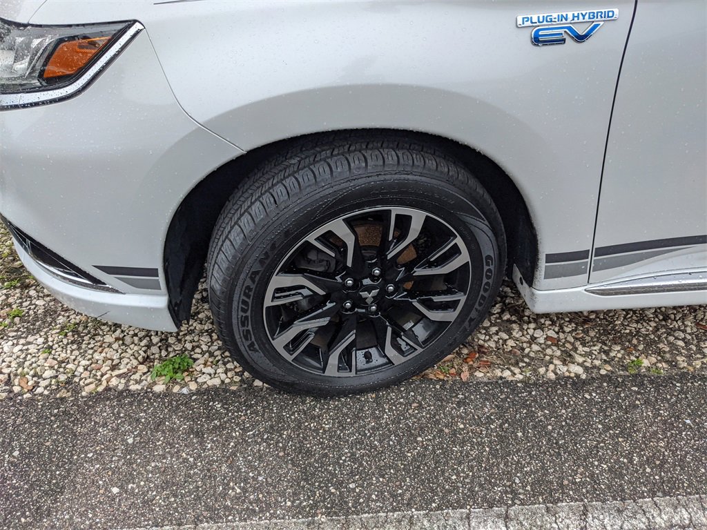 Used 2018 Mitsubishi Outlander GT image 3