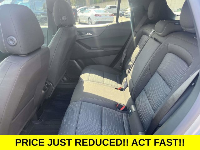 Used 2026 Chevrolet Equinox LT w/ Safety and Technology Package FWD image 13