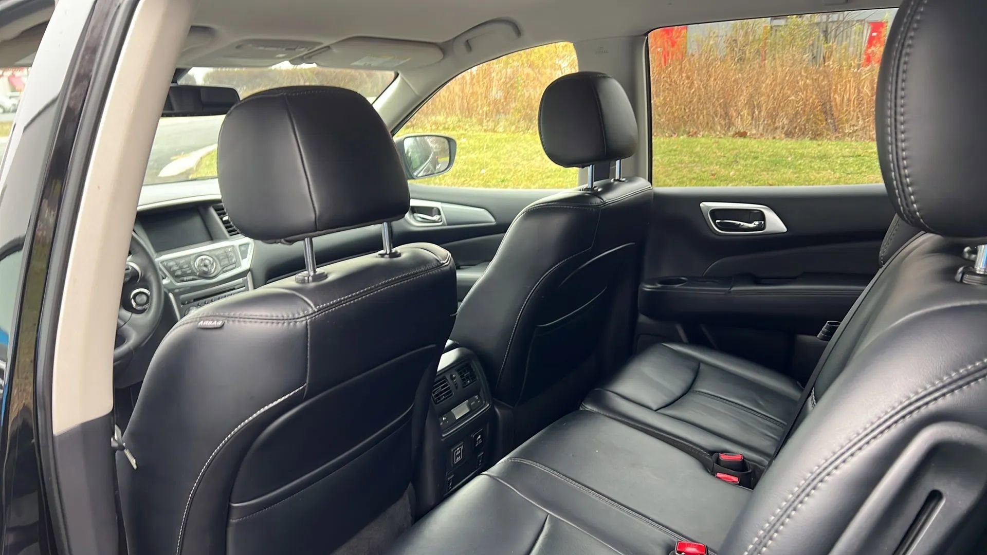 Used 2018 Nissan Pathfinder SL w/ Cargo Package image 12