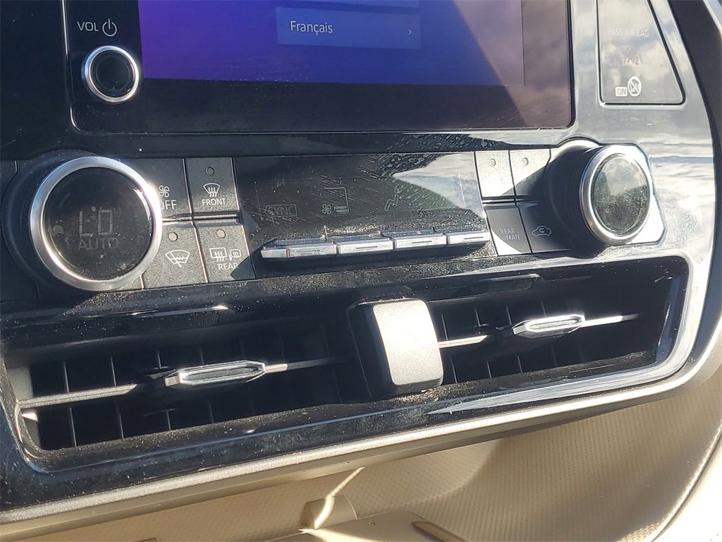 Used 2024 Toyota Highlander XLE image 30