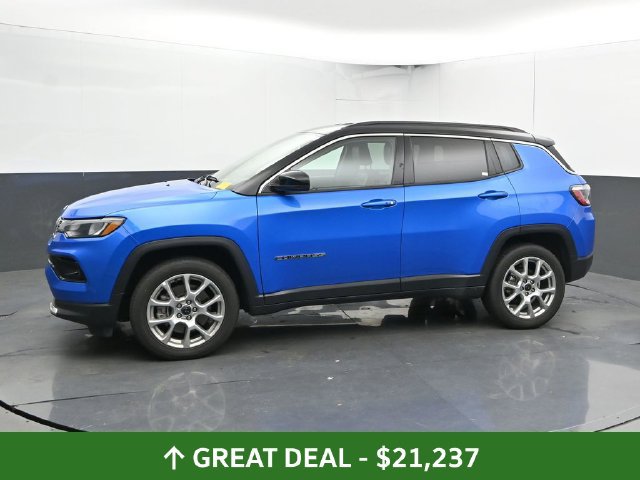 Used 2025 Jeep Compass Limited AWD/4WD image 9