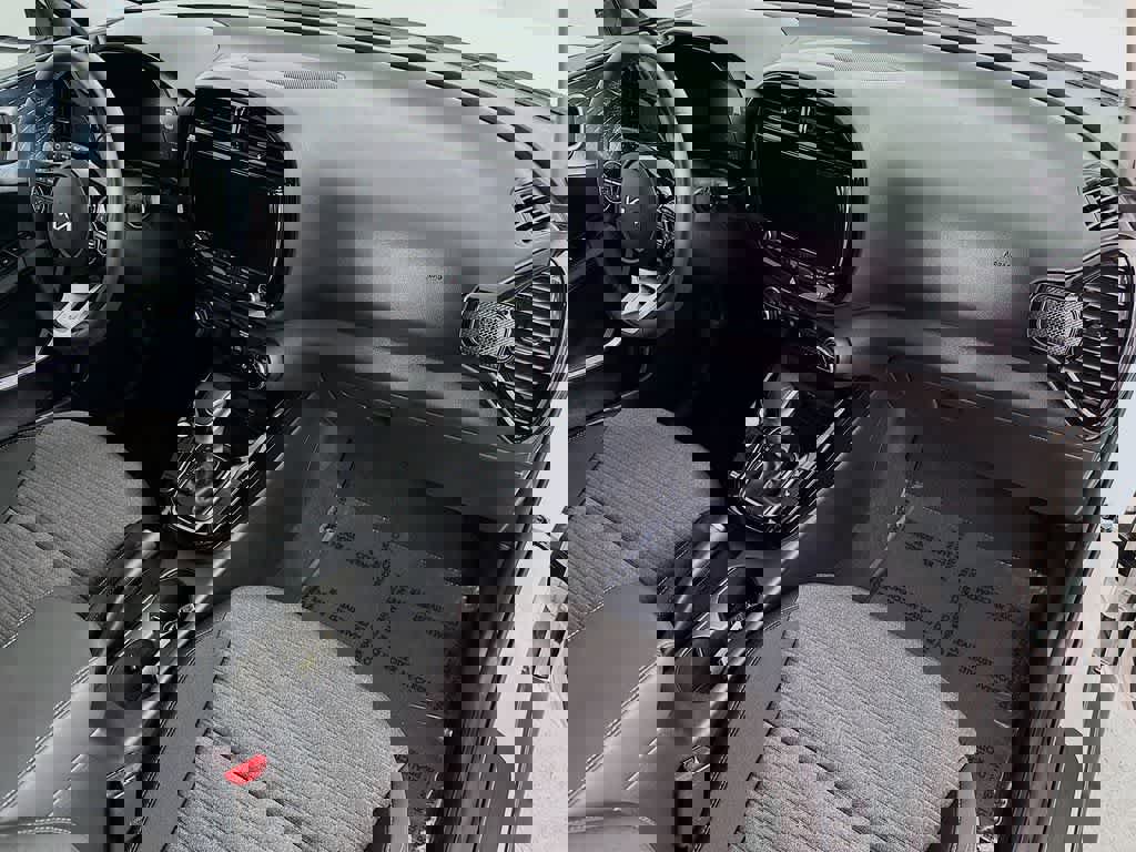 Used 2025 Kia Soul EX image 33