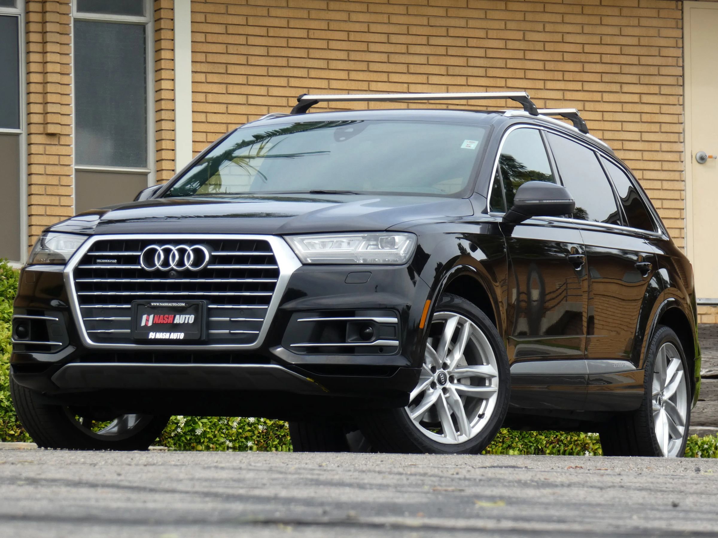 Used 2017 Audi Q7 3.0T Prestige w/ Prestige Package image 2