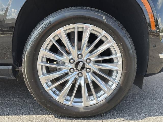 Certified 2025 Cadillac Escalade Premium Luxury AWD/4WD image 12