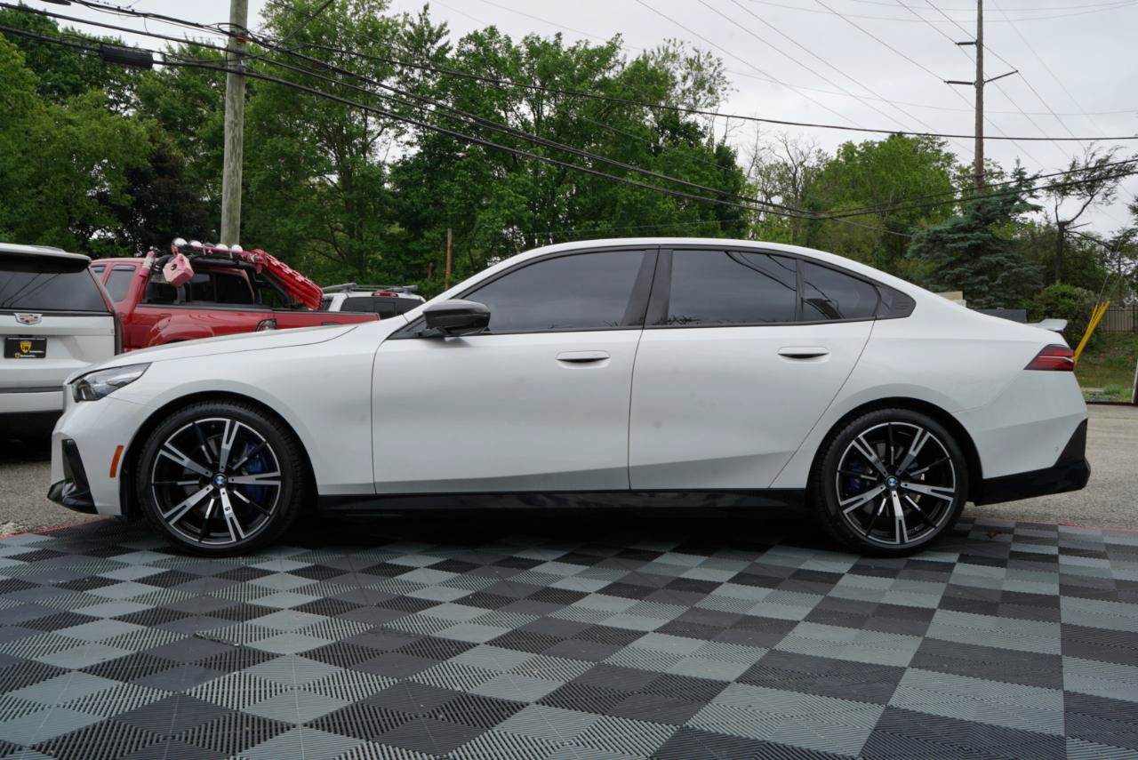 Used 2024 BMW 540i xDrive w/ Executive Package AWD/4WD image 11