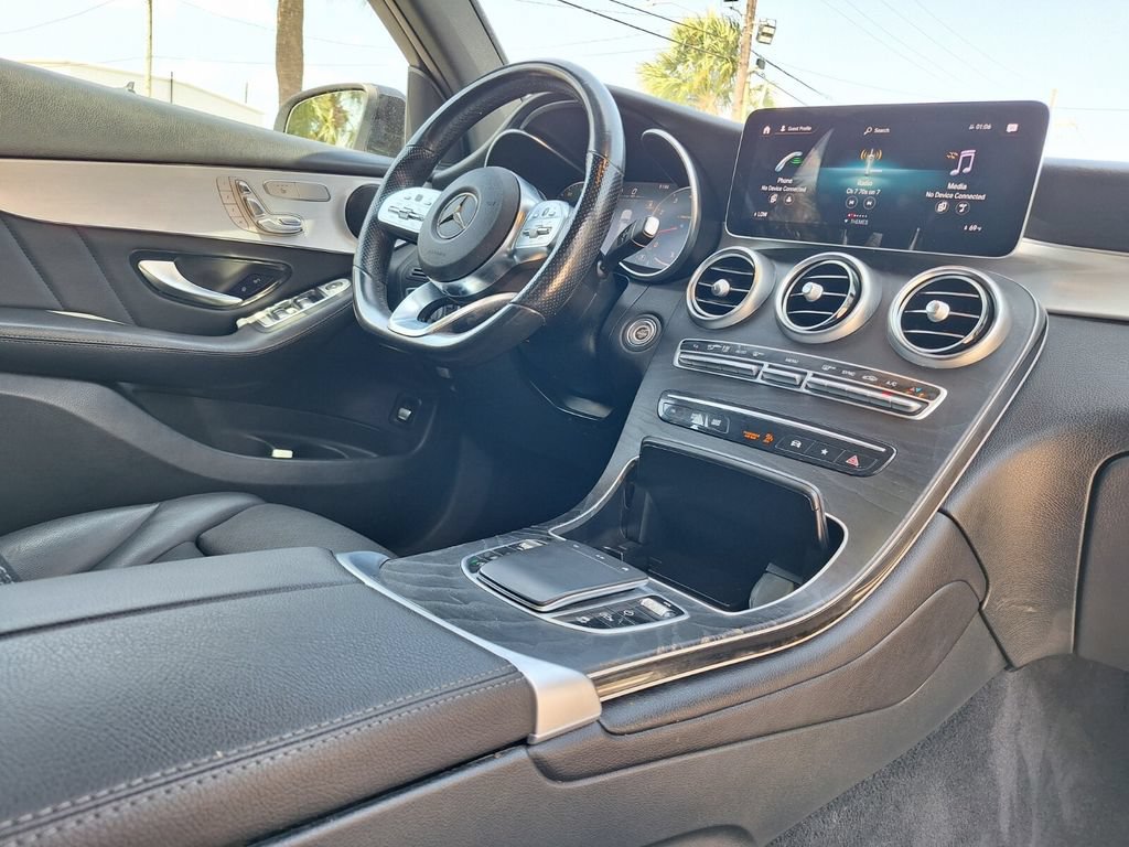 Used 2022 Mercedes-Benz GLC 300 image 25