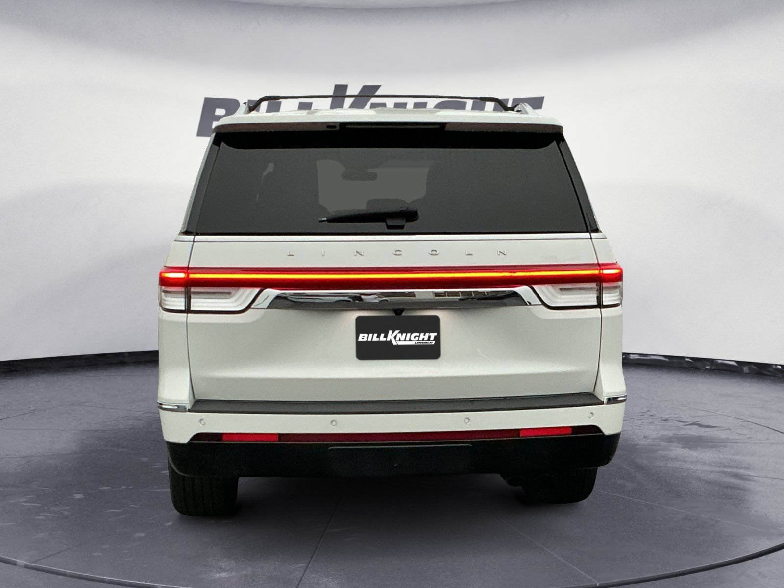 Used 2022 Lincoln Navigator Reserve AWD/4WD image 4