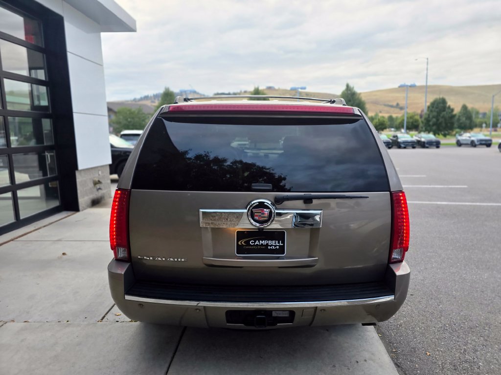 Used 2007 Cadillac Escalade AWD w/ Information Package image 8