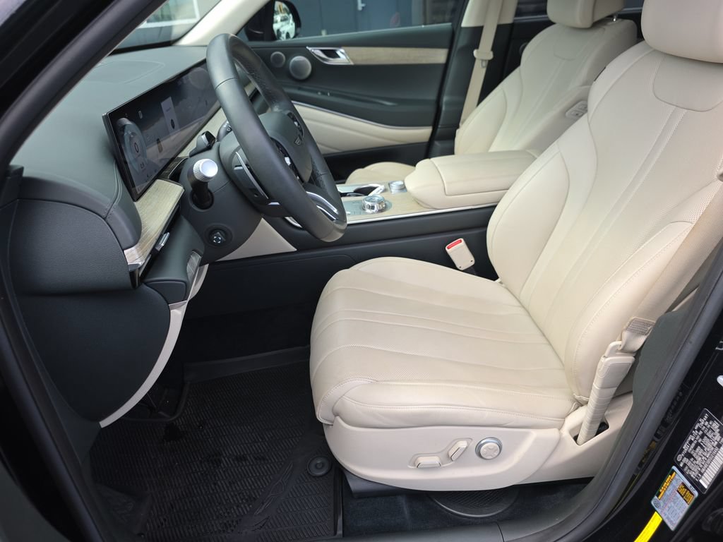 Used 2025 Genesis GV80 2.5T Advanced AWD/4WD image 11