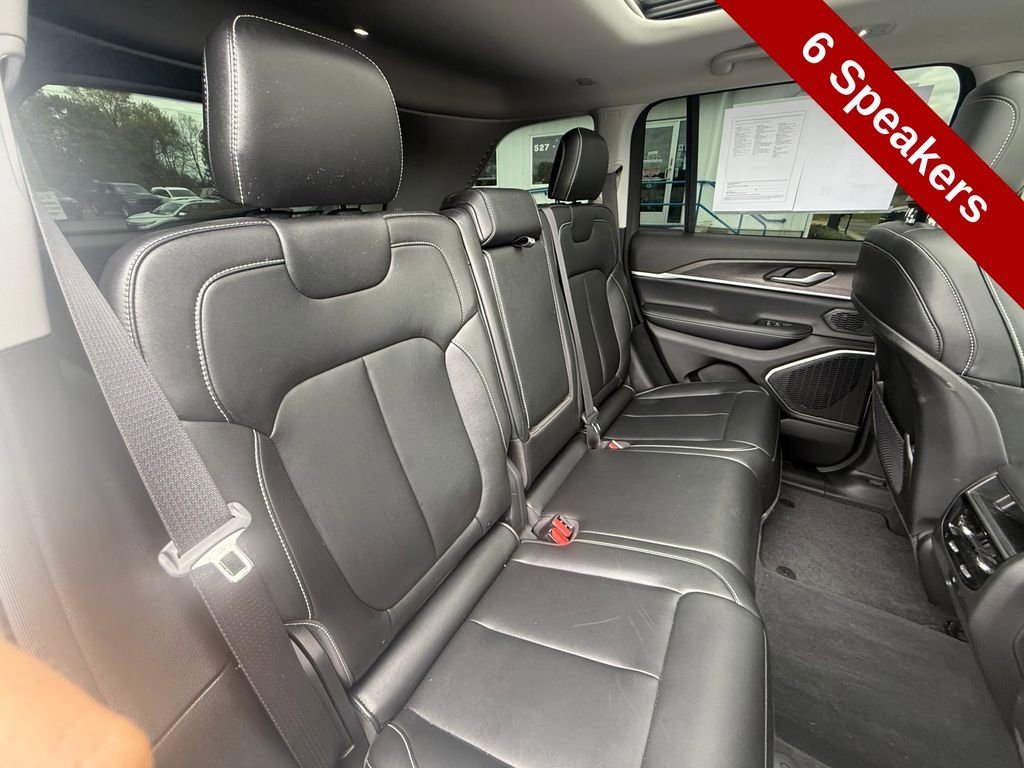 Used 2023 Jeep Grand Cherokee Limited w/ Black Appearance Package AWD/4WD image 41