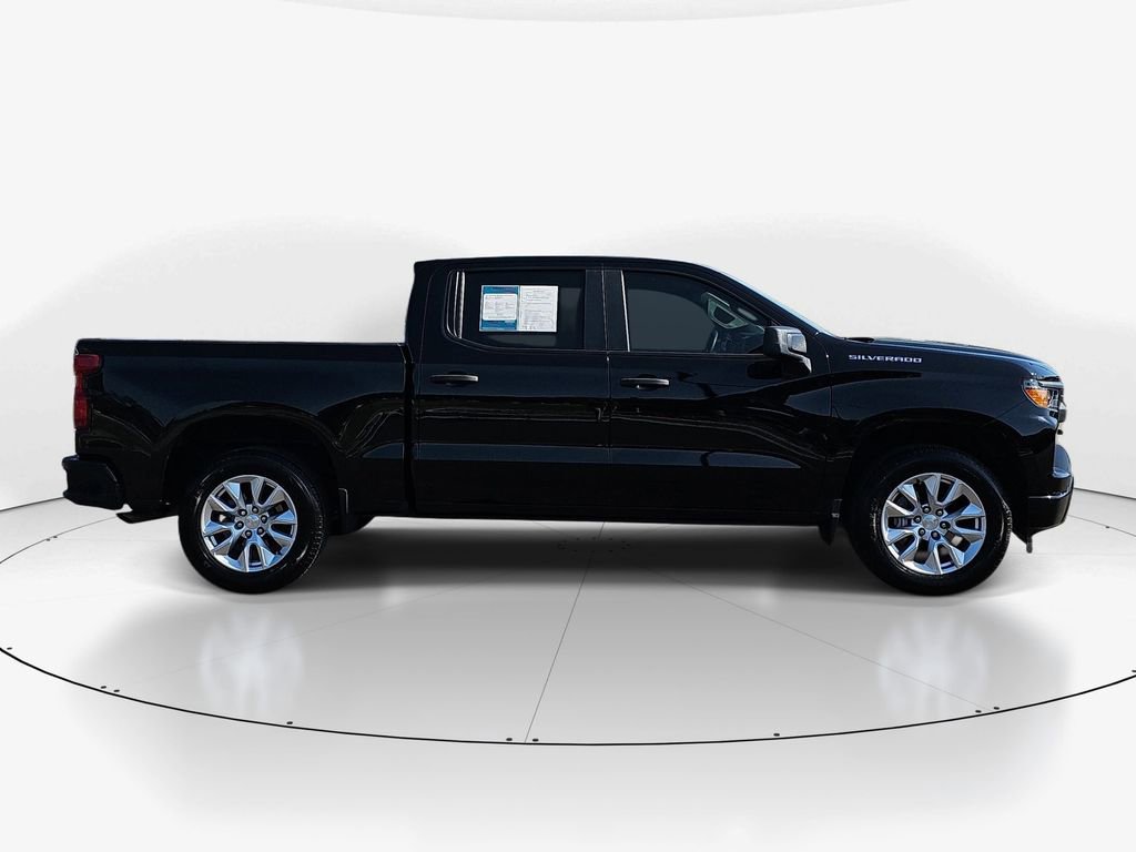 Used 2024 Chevrolet Silverado 1500 Custom image 4