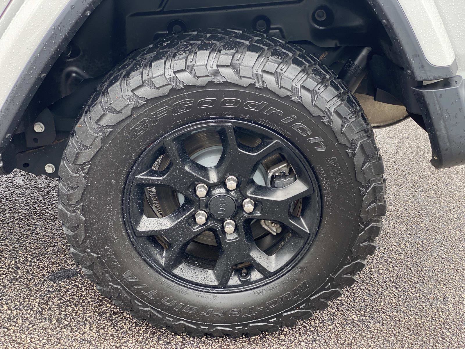 Used 2019 Jeep Wrangler Unlimited Sahara w/ Quick Order Package 24M Moab AWD/4WD image 15