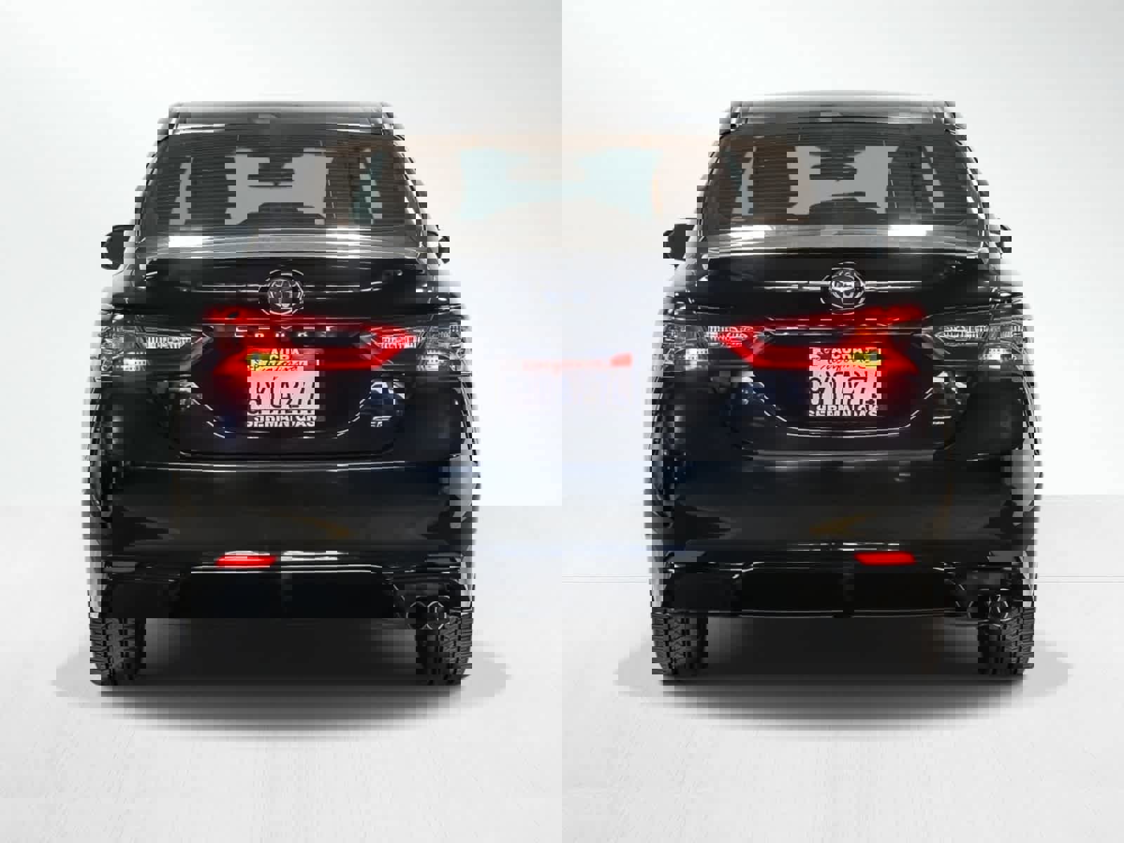 Used 2018 Toyota Camry SE w/ Protection Package (Q2) image 6