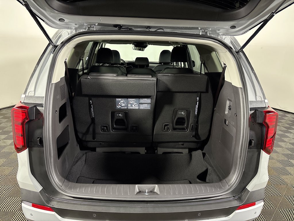 New 2027 Kia Carnival FWD image 21