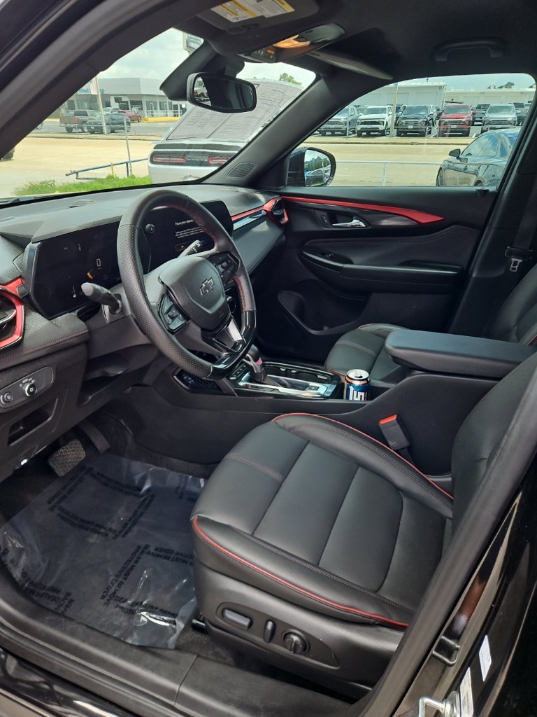 Used 2025 Chevrolet TrailBlazer RS w/ Convenience Package FWD image 12