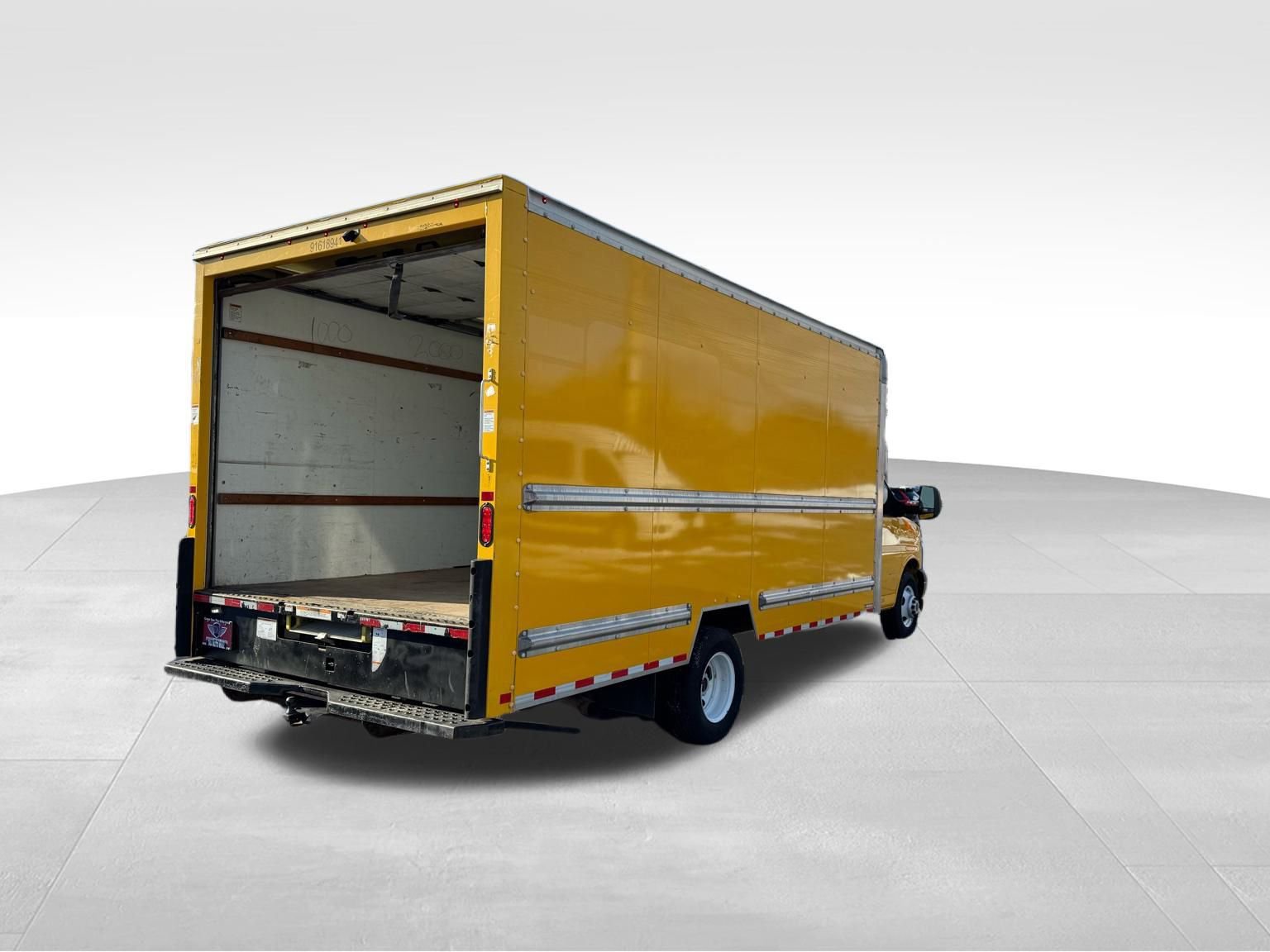 Used 2021 GMC Savana 3500 Extended w/ Power Convenience Package image 4