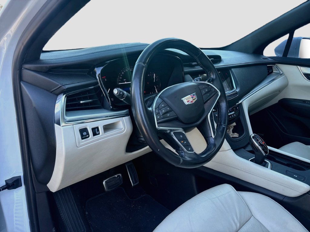 Used 2019 Cadillac XT5 Luxury w/ Sport Package FWD image 9