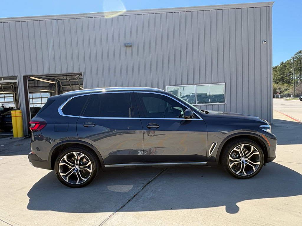 Used 2022 BMW X5 sDrive40i w/ Premium Package image 9