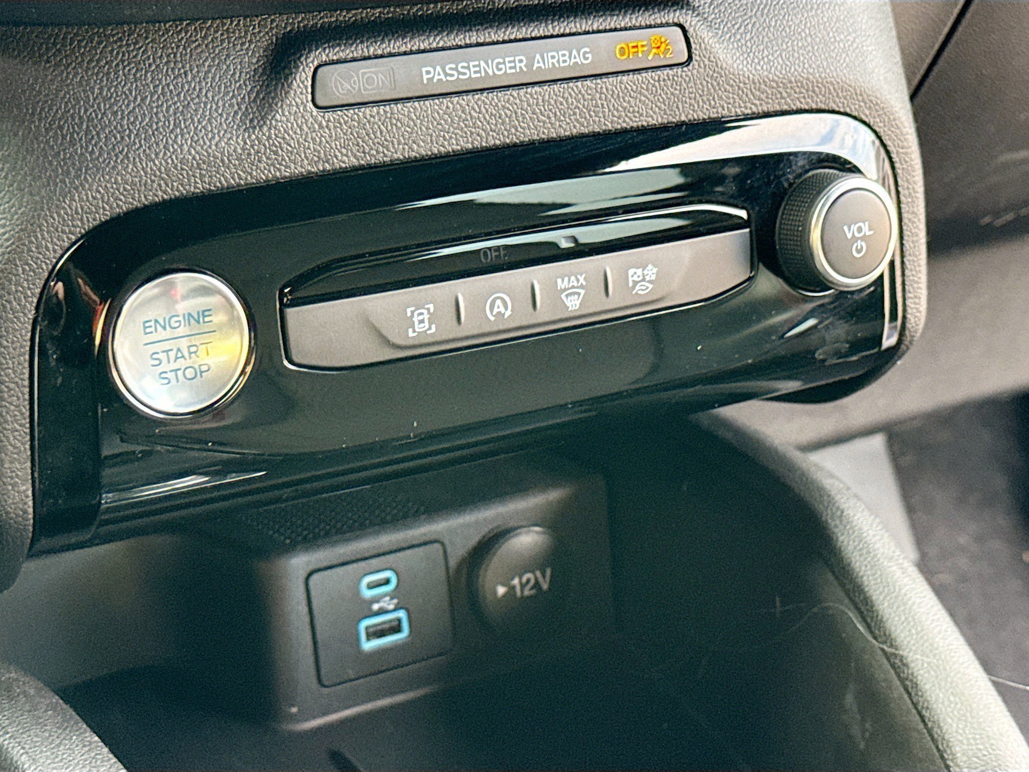 Certified 2023 Ford Escape ST-Line w/ Tech Pack #1 image 10